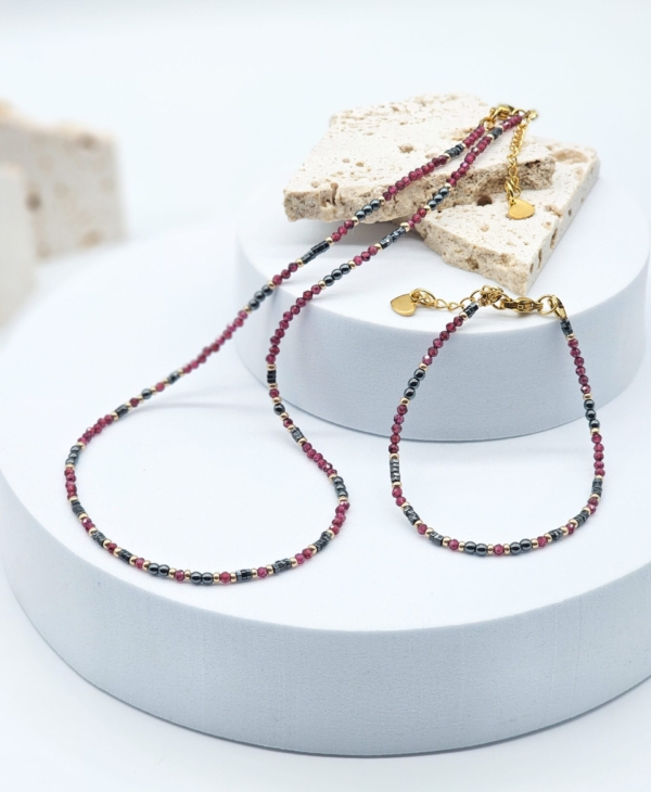 Bordo kolekcija: subtilus derinys su hematitu #202, VikVit, rankų darbo papuošalai.