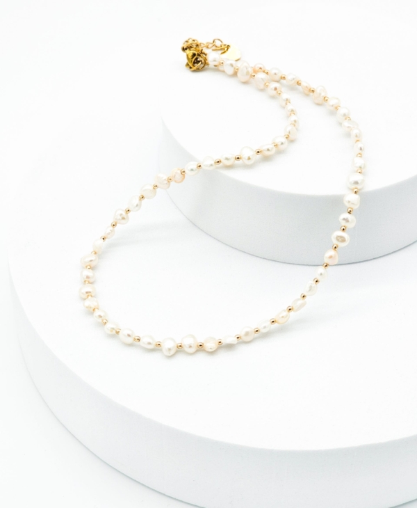 Kaklo vėrinys iš gėlavandenių perlų ir hematito - puiki dovana brangiam žmogui!