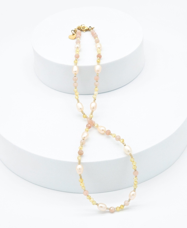 Kaklo vėrinys su perlais ,,Švelnus''