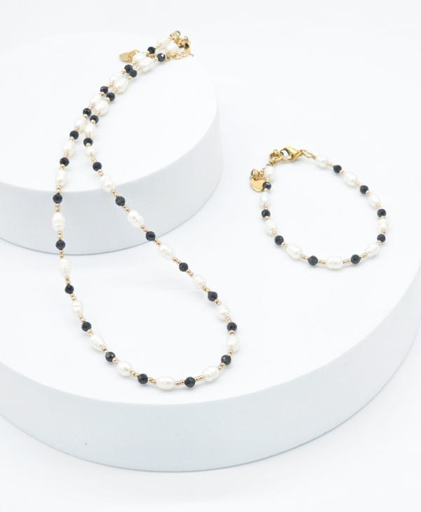 Kaklo vėrinys ir apyrankė ,,Klasika''. Rankų darbas.