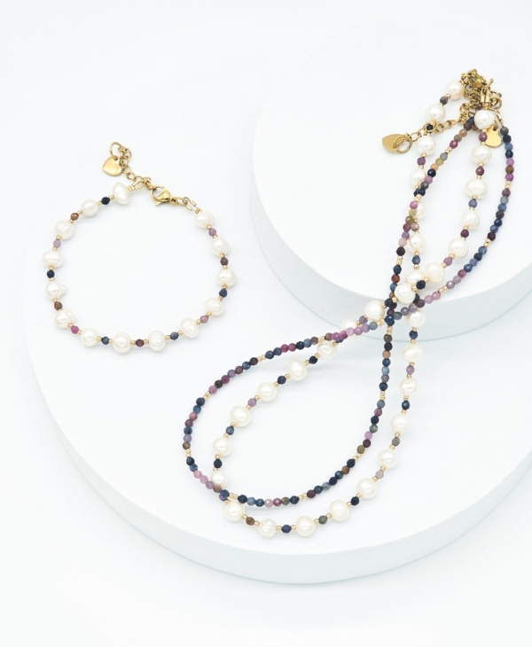 Prabangus derinys su perlais ir kristalais: safyrais, rubinais, hematitu. Rankų darbas. Puiki dovana!