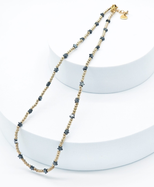 Kaklo vėrinys su žvaigždutėmis (hematito kolekcija). Modernus, subtilus rankų darbo papuošalas.